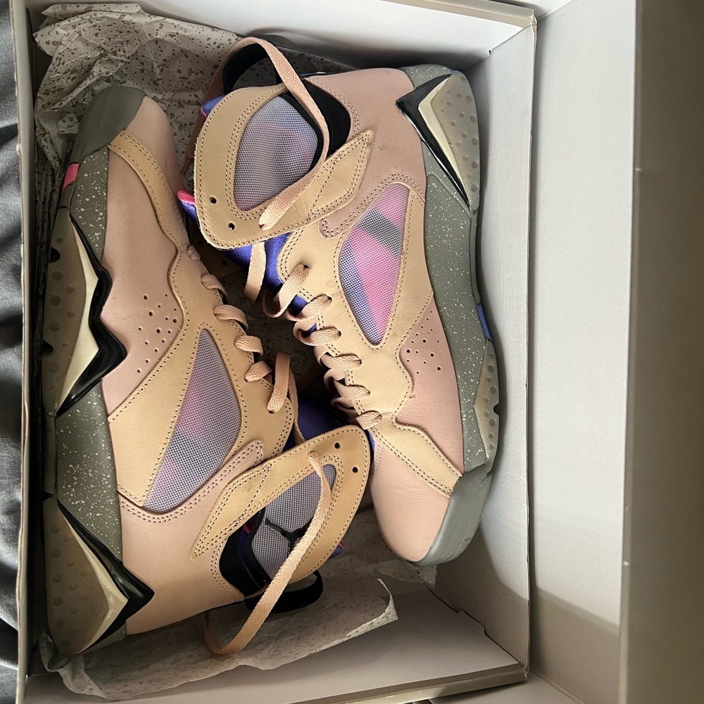 Jordan Sneakers in Pink and Gray